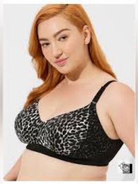 Torrid Cheetah Print Dream Wire Free 360 Back Smoothing Bra in Black and Gray
